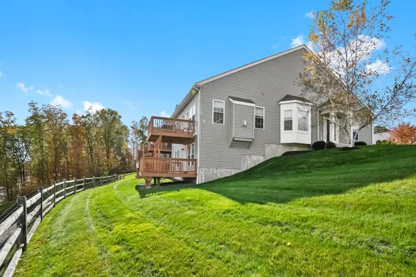 Property Slideshow image 3 of 38 | 712 championship dr # 712, Oxford, CT, 06478
