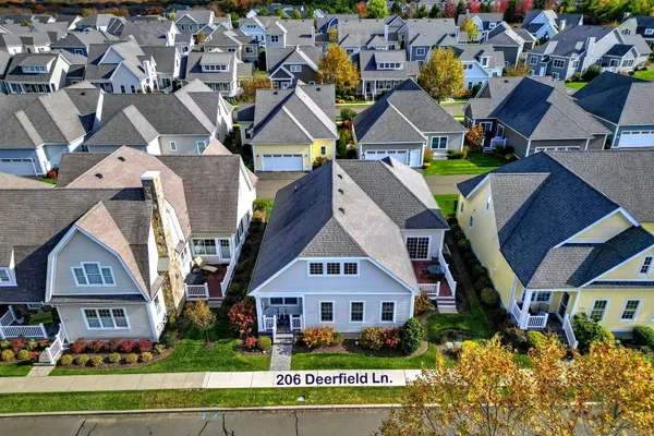 Property Slideshow image 2 of 40 | 206 deerfield ln # 206, Orange, CT, 06477