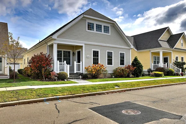 Property Slideshow image 3 of 40 | 206 deerfield ln # 206, Orange, CT, 06477