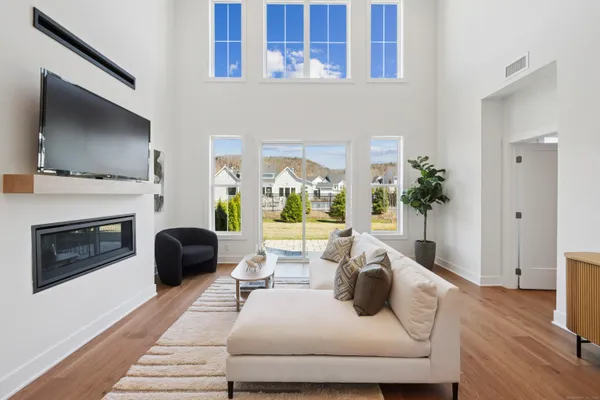 Property Slideshow image 2 of 16 | 12 whisper ridge way # 45, Woodbridge, CT, 06525