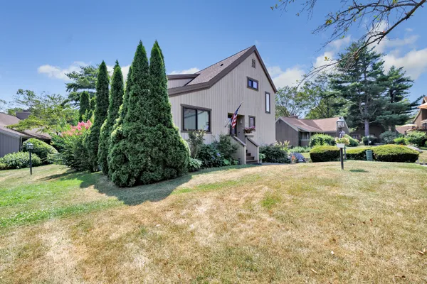 Property Slideshow image 2 of 32 | 87 creek ln a, Stratford, CT, 06614