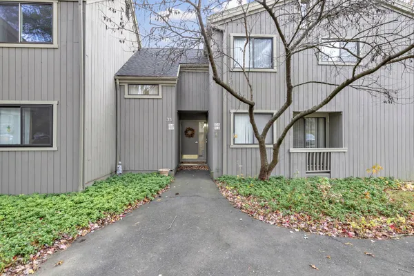 Property Slideshow image 3 of 40 | 35 algonquin ln d, Stratford, CT, 06614