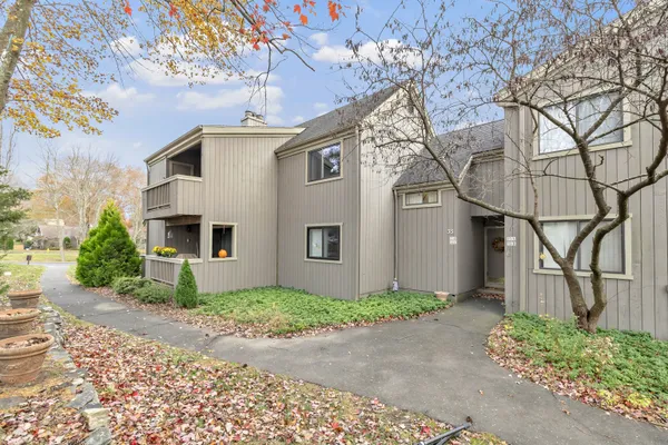 Property Slideshow image 2 of 40 | 35 algonquin ln d, Stratford, CT, 06614