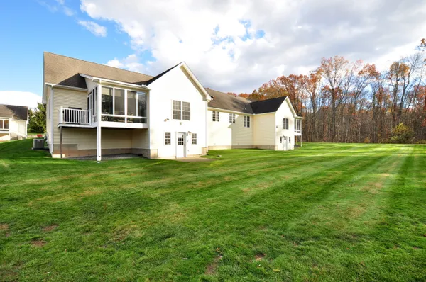 Property Slideshow image 2 of 40 | 23 dewberry way # 23, Suffield, CT, 06078