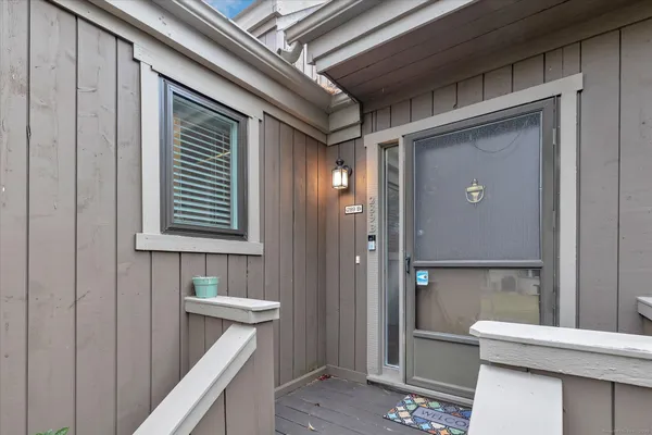 Property Slideshow image 3 of 37 | 289 agawam dr b, Stratford, CT, 06614