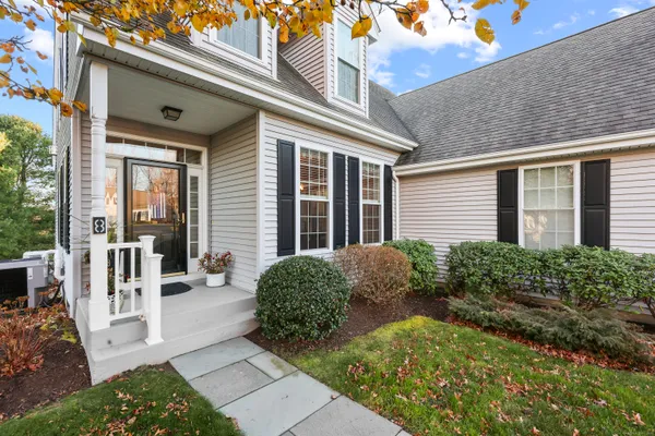 Property Slideshow image 3 of 35 | 8 kenington rd # 8, Avon, CT, 06001