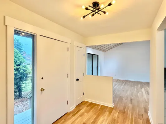 Property Slideshow image 3 of 26 | 133 bannock ln a, Stratford, CT, 06614