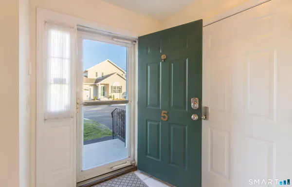 Property Slideshow image 3 of 37 | 5 cider mill ln, Trumbull, CT, 06611