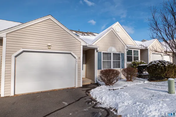 Property Slideshow image 2 of 30 | 889 glacier way # 889, Southington, CT, 06489
