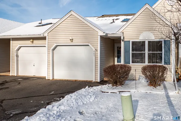 Property Slideshow image 3 of 30 | 889 glacier way # 889, Southington, CT, 06489