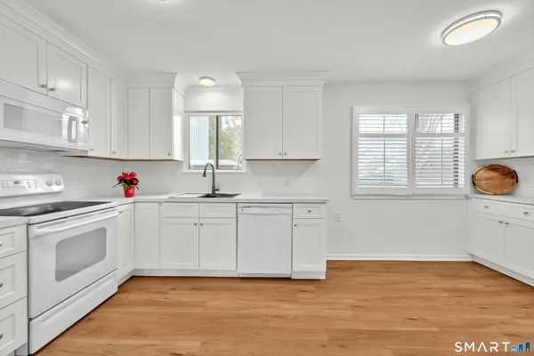 Property Slideshow image 2 of 31 | 98 heritage vlg a, Southbury, CT, 06488