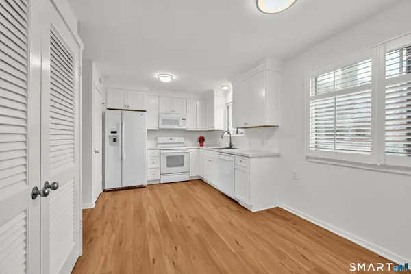 Property Slideshow image 3 of 31 | 98 heritage vlg a, Southbury, CT, 06488