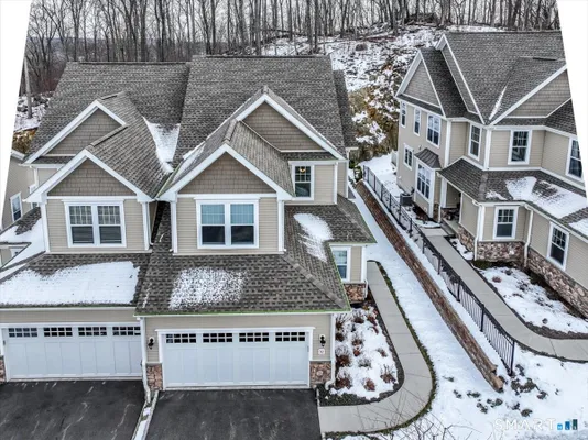 Property Slideshow image 3 of 39 | 32 hunting ridge ln # 32, Bethel, CT, 06801