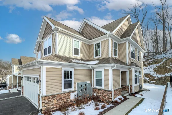 Property Slideshow image 2 of 39 | 32 hunting ridge ln # 32, Bethel, CT, 06801