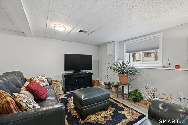 Property Slideshow image 3 of 40 | 446 hammerstone ln b, Stratford, CT, 06614