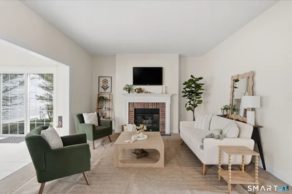 Property Slideshow image 3 of 35 | 2 cherry hill ct # 2, Farmington, CT, 06032