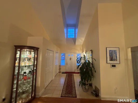 Property Slideshow image 2 of 19 | 162 thistle pond dr # 162, Bloomfield, CT, 06002