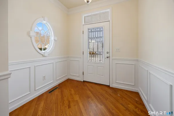 Property Slideshow image 2 of 35 | 9 lakeview rise # 9, Beacon Falls, CT, 06403