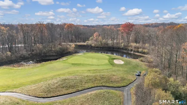 Property Slideshow image 2 of 40 | 607 championship dr # 607, Oxford, CT, 06478