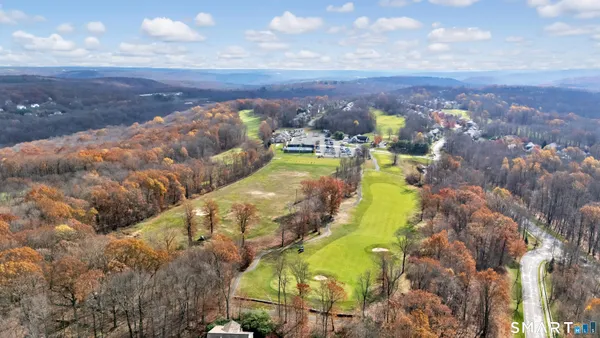 Property Slideshow image 3 of 40 | 607 championship dr # 607, Oxford, CT, 06478