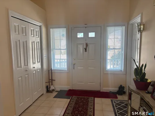 Property Slideshow image 2 of 21 | 162 thistle pond dr 162, Bloomfield, CT, 06002