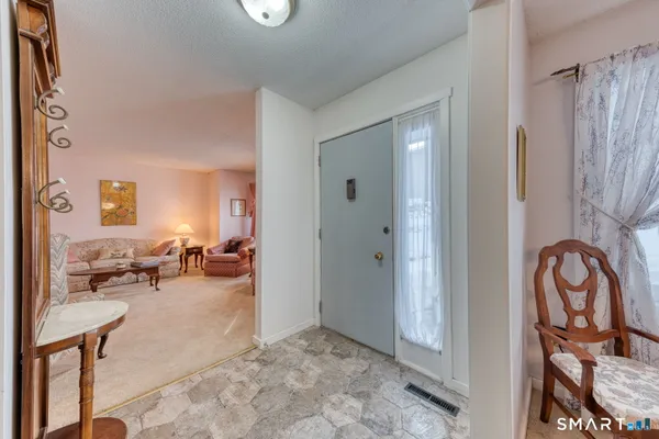 Property Slideshow image 3 of 35 | 40 hickory hl # 40, Southington, CT, 06489