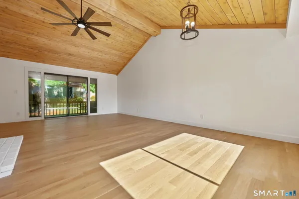 Property Slideshow image 3 of 27 | 488 commanche ln, Stratford, CT, 06614