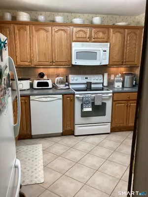 Property Slideshow image 3 of 5 | 6 lakeview dr # 6, Southington, CT, 06489