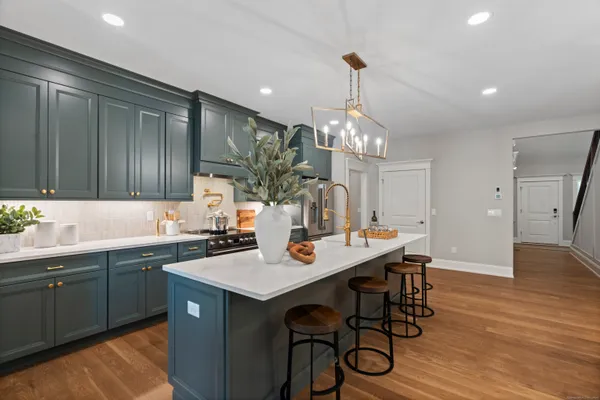 Property Slideshow image 2 of 39 | 1093 st andrews dr 7, Oxford, CT, 06478