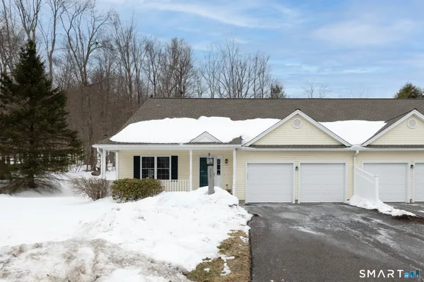 Property Slideshow image 2 of 40 | 312 spruce hill dr 312, Oxford, CT, 06478