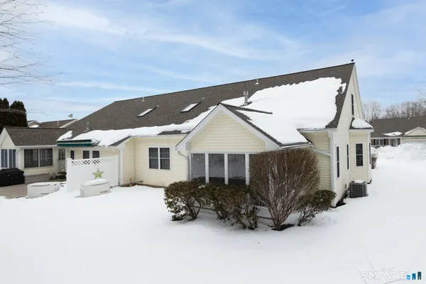 Property Slideshow image 3 of 40 | 312 spruce hill dr 312, Oxford, CT, 06478