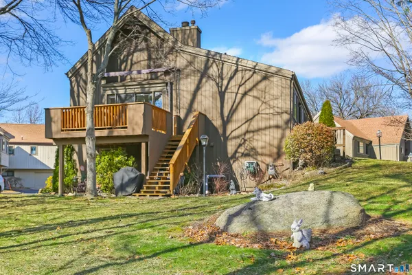 Property Slideshow image 2 of 35 | 72 dakota ln b, Stratford, CT, 06614