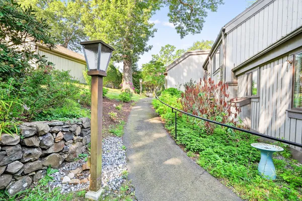 Property Slideshow image 2 of 34 | 401 heritage vlg b, Southbury, CT, 06488