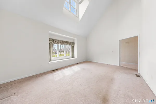 Property Slideshow image 3 of 33 | 177 thistle pond dr 177, Bloomfield, CT, 06002