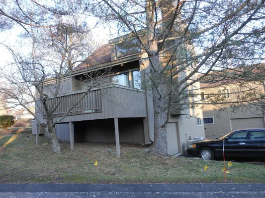 Property Slideshow image 2 of 40 | 71 dakota ln a, Stratford, CT, 06614
