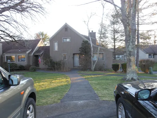 Property Slideshow image 3 of 40 | 71 dakota ln a, Stratford, CT, 06614