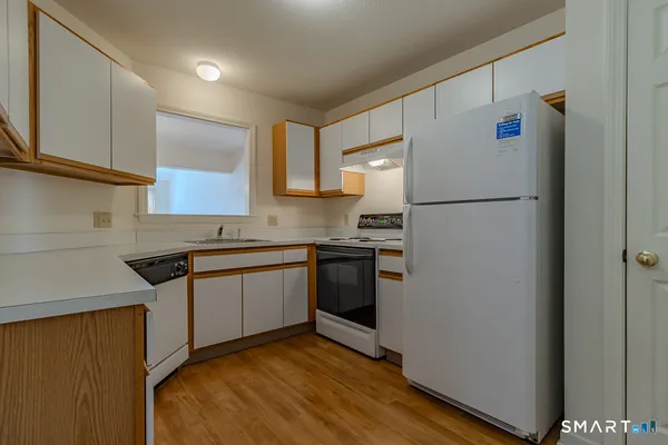 Property Slideshow image 2 of 27 | 872 glacier way 872, Southington, CT, 06489