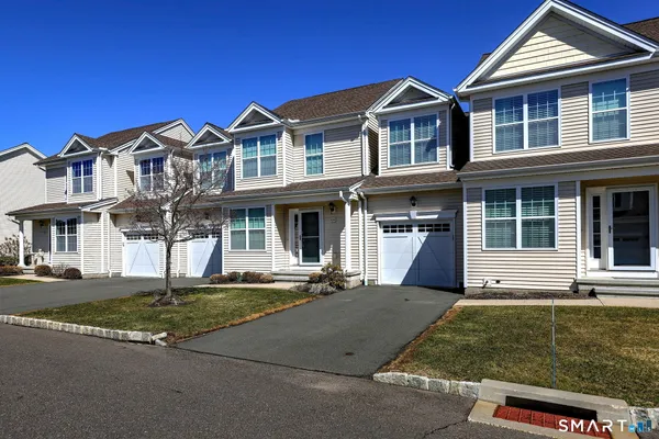 Property Slideshow image 3 of 37 | 104 cherry cir 104, Prospect, CT, 06712