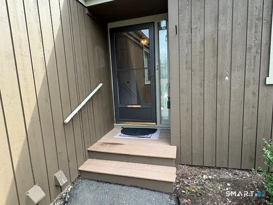 Property Slideshow image 2 of 38 | 99 seminole ln a, Stratford, CT, 06614