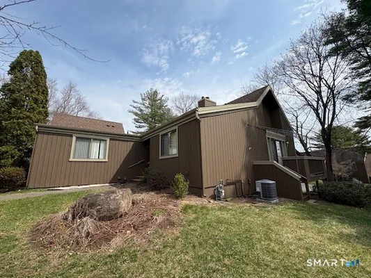 Property Slideshow image 3 of 38 | 99 seminole ln a, Stratford, CT, 06614