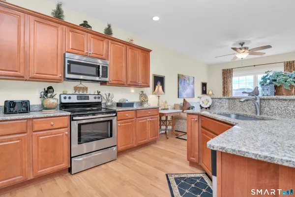 Property Slideshow image 2 of 40 | 17 pondview cir 17, Beacon Falls, CT, 06403