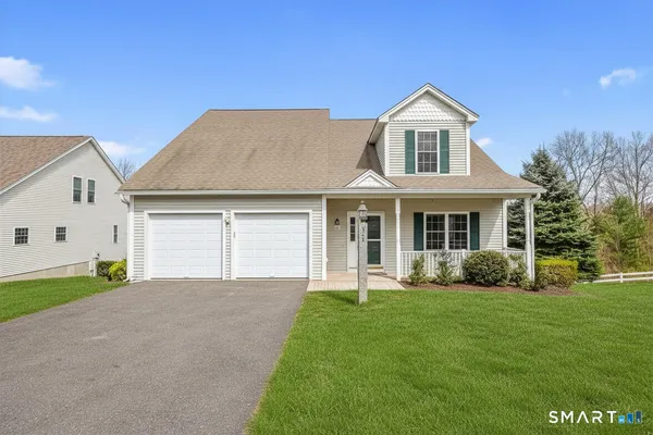 Property Slideshow image 2 of 40 | 521 heatherwood ct 521, Oxford, CT, 06478