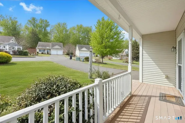 Property Slideshow image 3 of 40 | 521 heatherwood ct 521, Oxford, CT, 06478