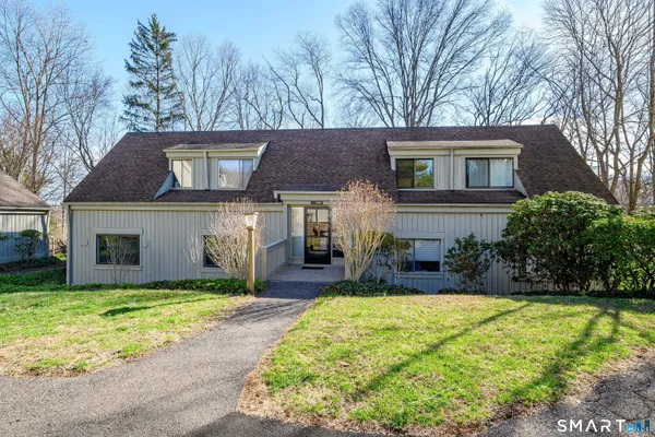 Property Slideshow image 3 of 23 | 1 heritage vlg c, Southbury, CT, 06488