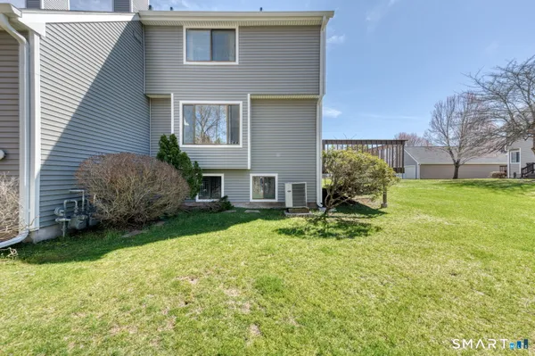 Property Slideshow image 3 of 26 | , Bloomfield, CT, 06002