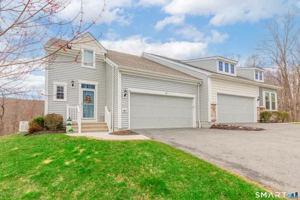 Property Slideshow image 3 of 34 | 1077 augusta dr 1077, Oxford, CT, 06478