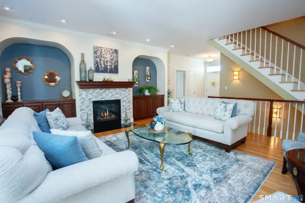 Property Slideshow image 2 of 36 | 37 bantry rd 37, Simsbury, CT, 06070