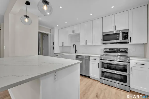 Property Slideshow image 2 of 18 | 32 heritage vlg c, Southbury, CT, 06488