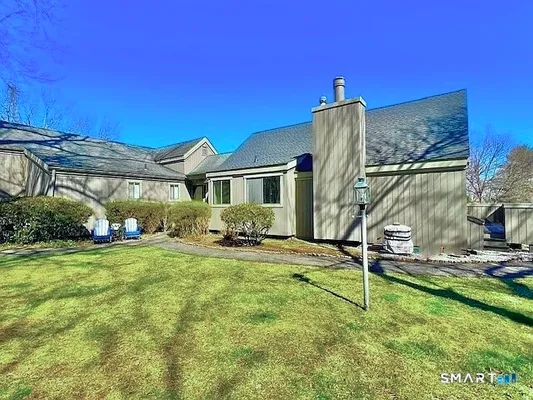 Property Slideshow image 2 of 39 | 261 agawam dr a, Stratford, CT, 06614