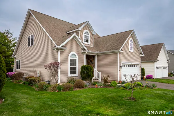 Property Slideshow image 3 of 36 | 63 scenic dr 63, Berlin, CT, 06037